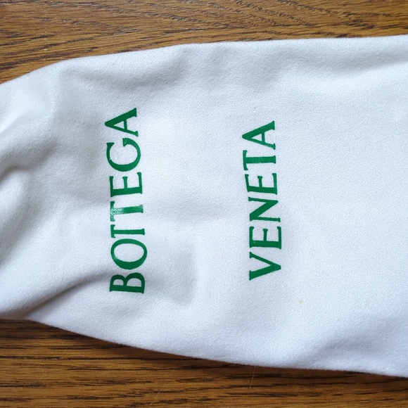 NEW Bottega Veneta Leather Blue Flower Keychain With Dustbag - Picture 14 of 14